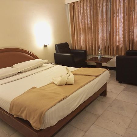 Senthil Residency Hotel Dindigul Kültér fotó